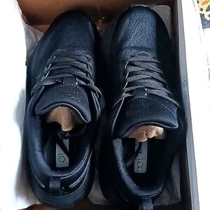 Woman's Size 8.5B hoka W Bondi8